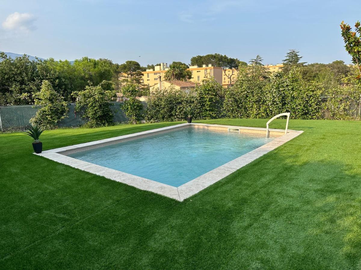 Petite Maisonette Adossee Mais Independante Avec Piscine Villa Peymeinade ภายนอก รูปภาพ