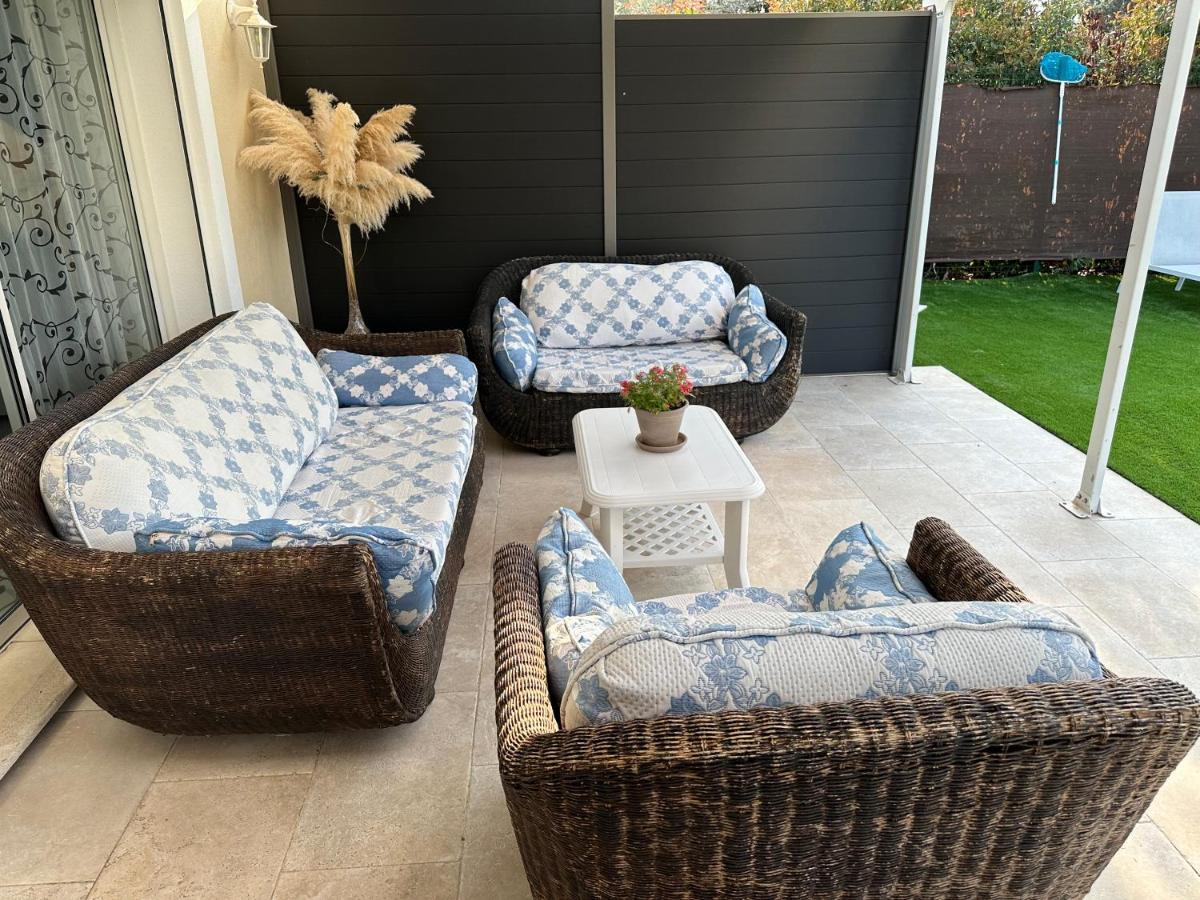 Petite Maisonette Adossee Mais Independante Avec Piscine Villa Peymeinade ภายนอก รูปภาพ